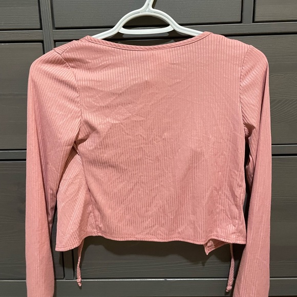 Livi sweater with built in tank top. - Picture 4 of 4